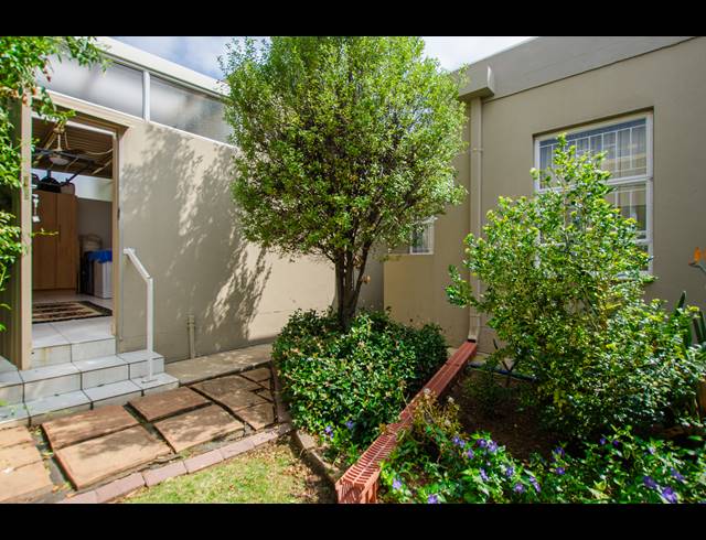 2 BEDROOM TOWNHOUSE FOR SALE IN RIETVALLEIRAND